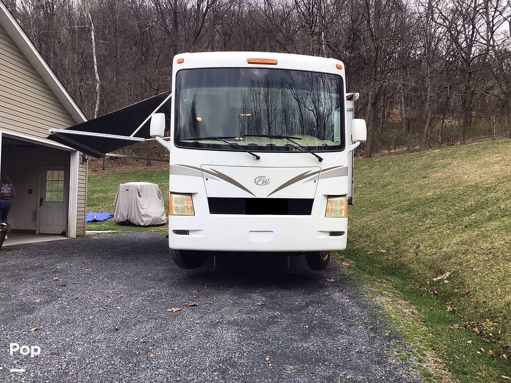 2011 Thor Motor Coach Windsport 31G in front royal VA