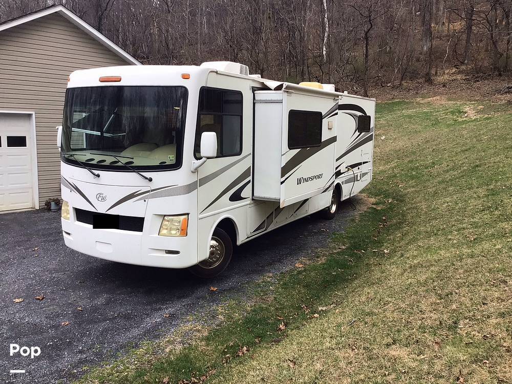 2011 Thor Motor Coach Windsport 31G in front royal VA