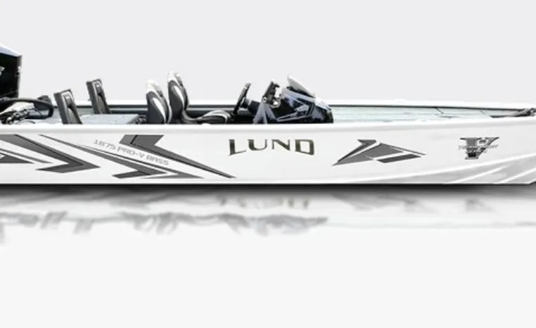 2026 Lund 1875 Pro-V Bass XS 2075 XS in hennepin IL