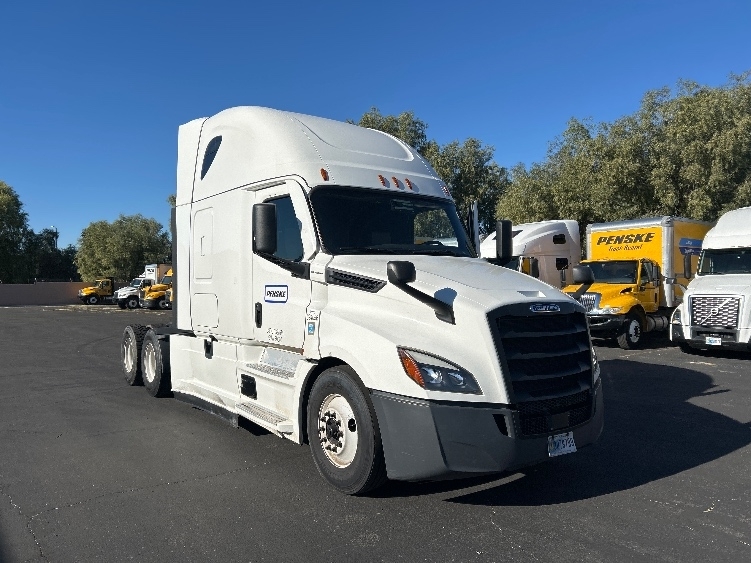 2022 FREIGHTLINER CASCADIA 126 in North Las Vegas, NV