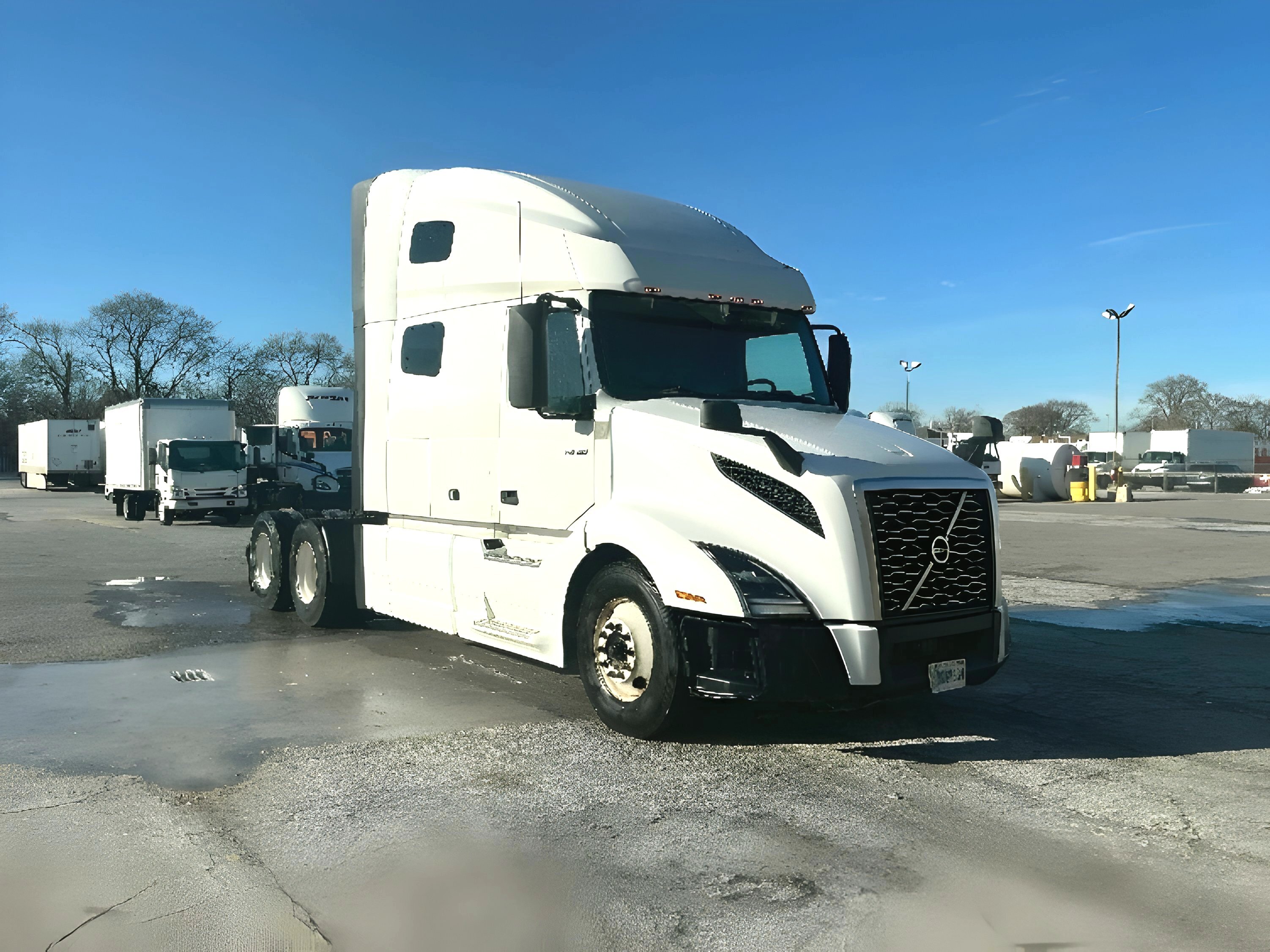 2023 VOLVO VNL64760 in East Chicago, IN