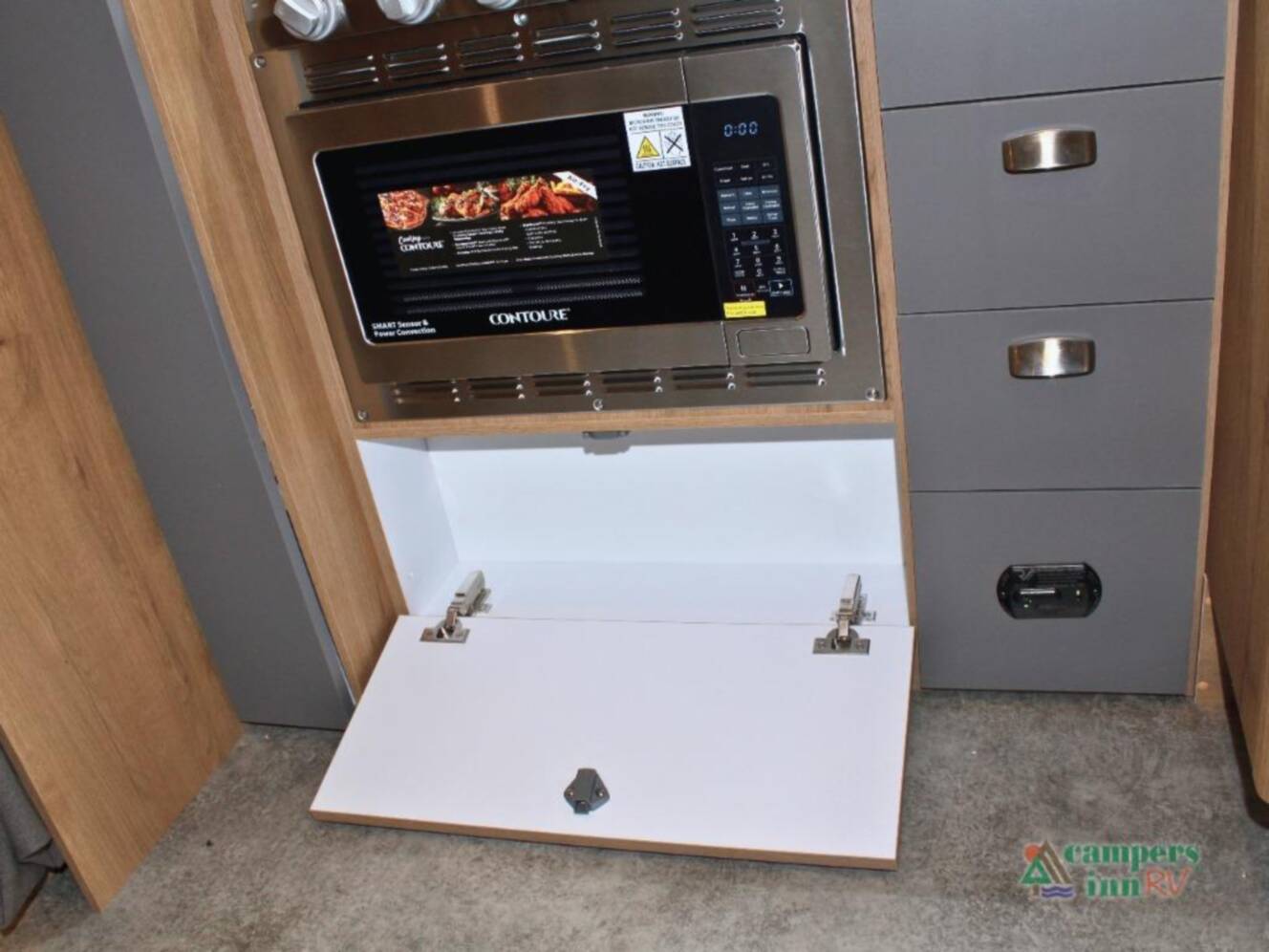 A photo of this 2026 Airstream Trade Wind 25FBQ