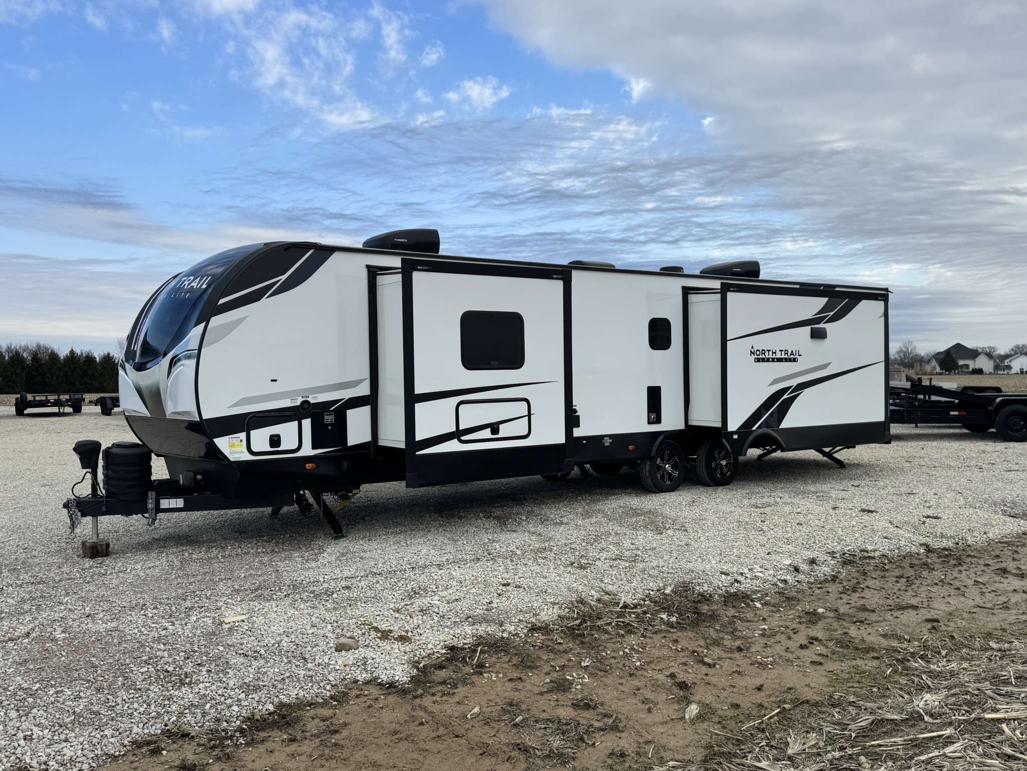 2024 Heartland NORTH TRAIL 33RETS in altamont IL