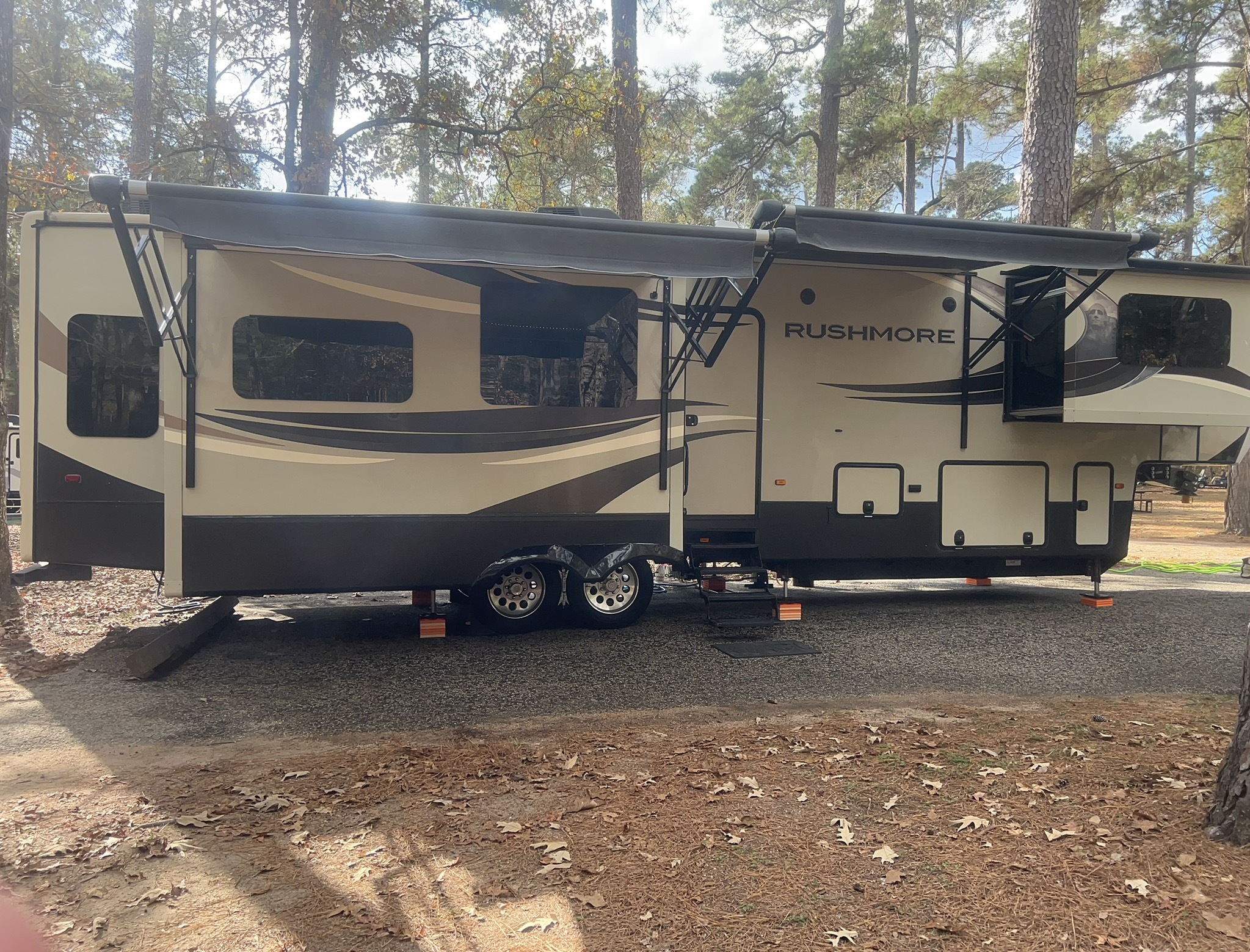 Rushmore For Sale Near 30040 - Crossroads RVs - RV Trader