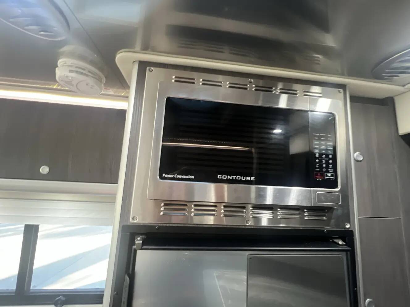 A photo of this 2020 Airstream ATLAS MURPHY SUITE