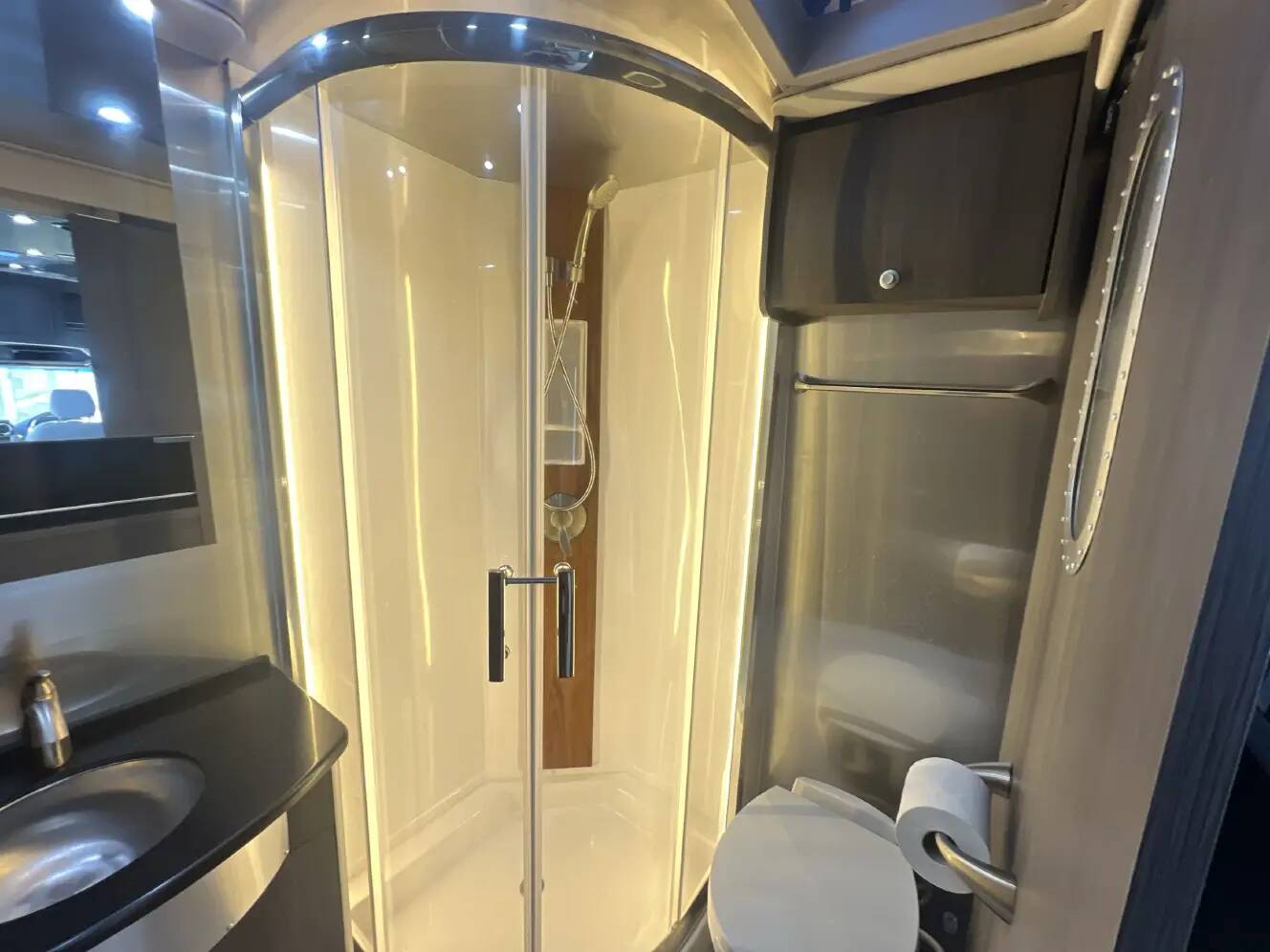 A photo of this 2020 Airstream ATLAS MURPHY SUITE