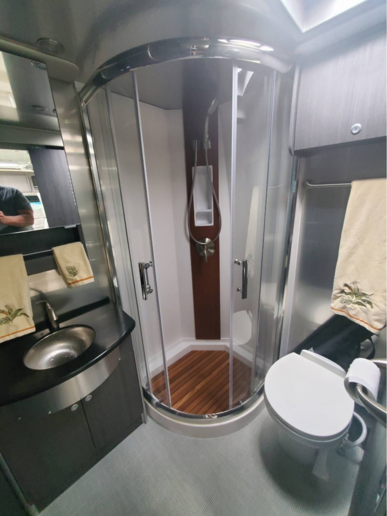 A photo of this 2020 Airstream ATLAS MURPHY SUITE