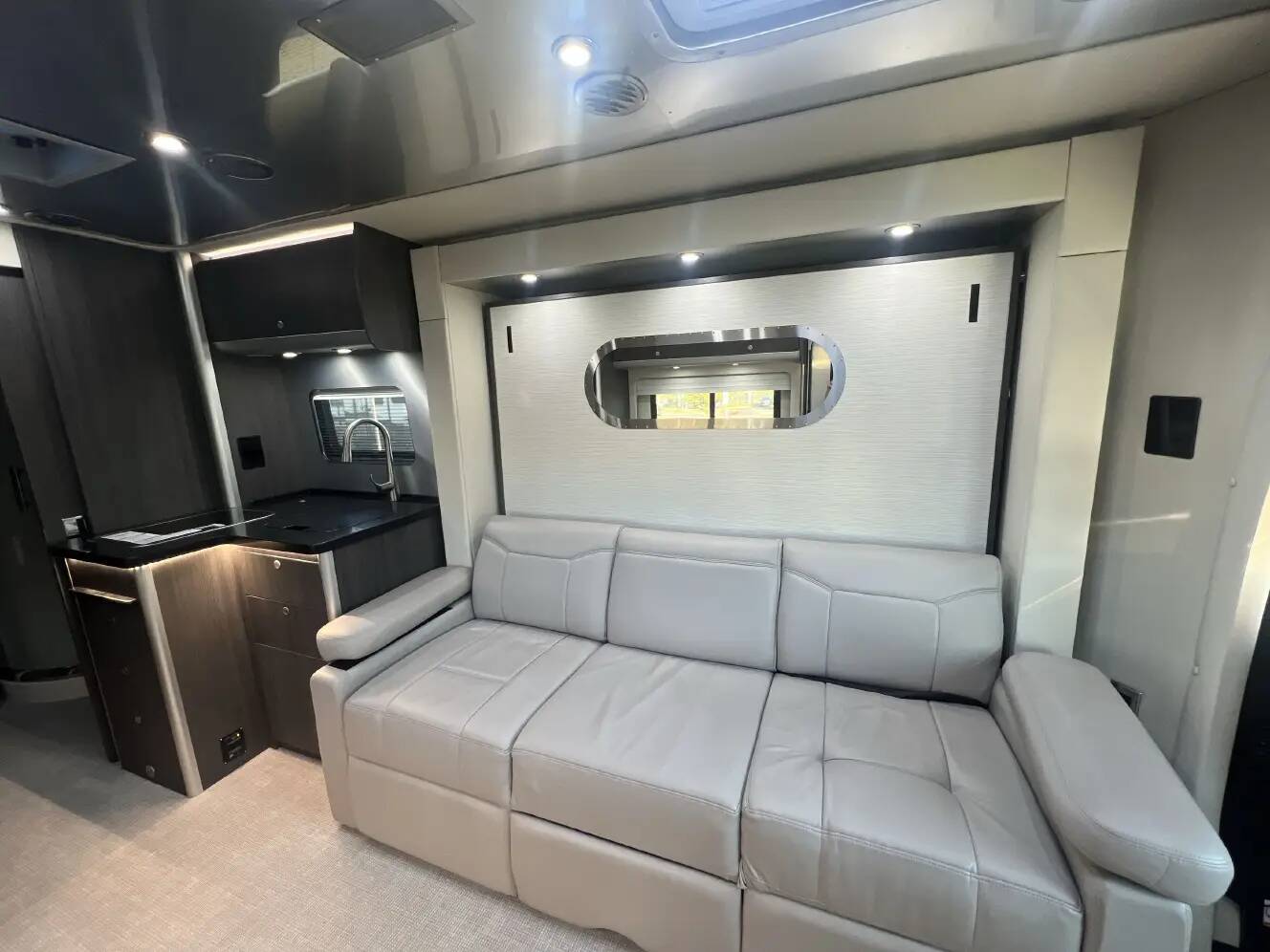 A photo of this 2020 Airstream ATLAS MURPHY SUITE