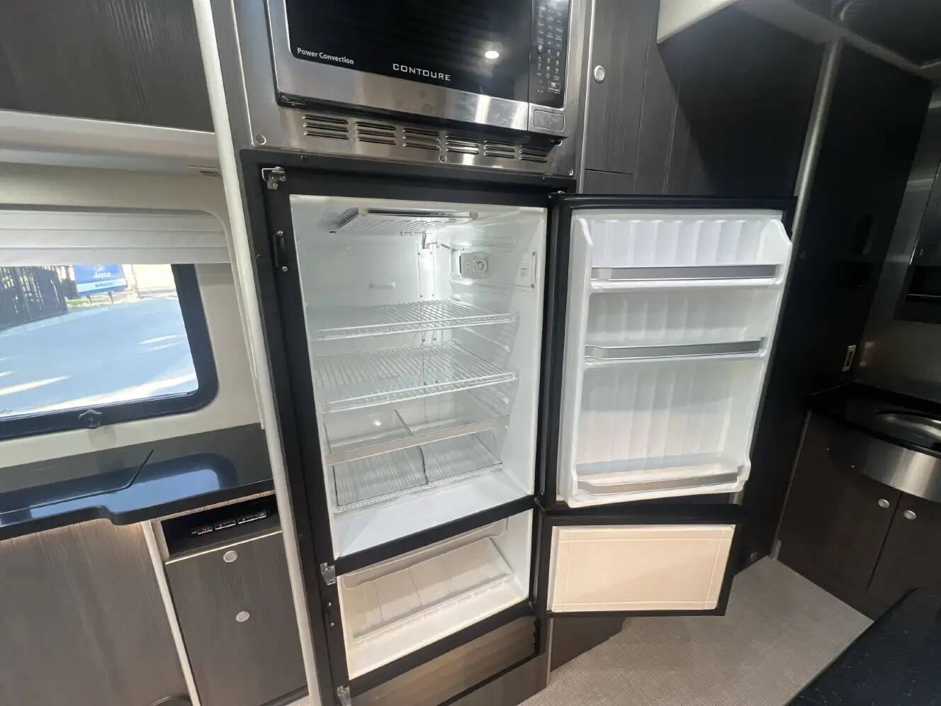 A photo of this 2020 Airstream ATLAS MURPHY SUITE
