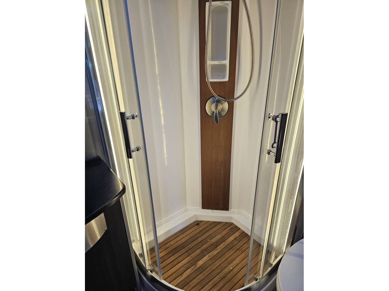 A photo of this 2020 Airstream ATLAS MURPHY SUITE