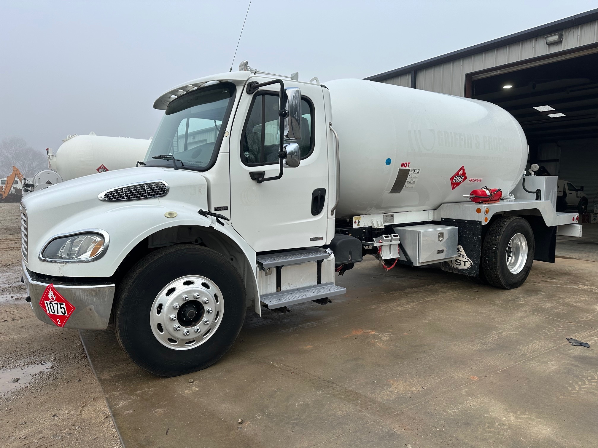 2009 FREIGHTLINER BUSINESS CLASS M2 106 in Miami, FL