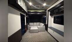 2018 Heartland ROAD WARRIOR 411RW RV