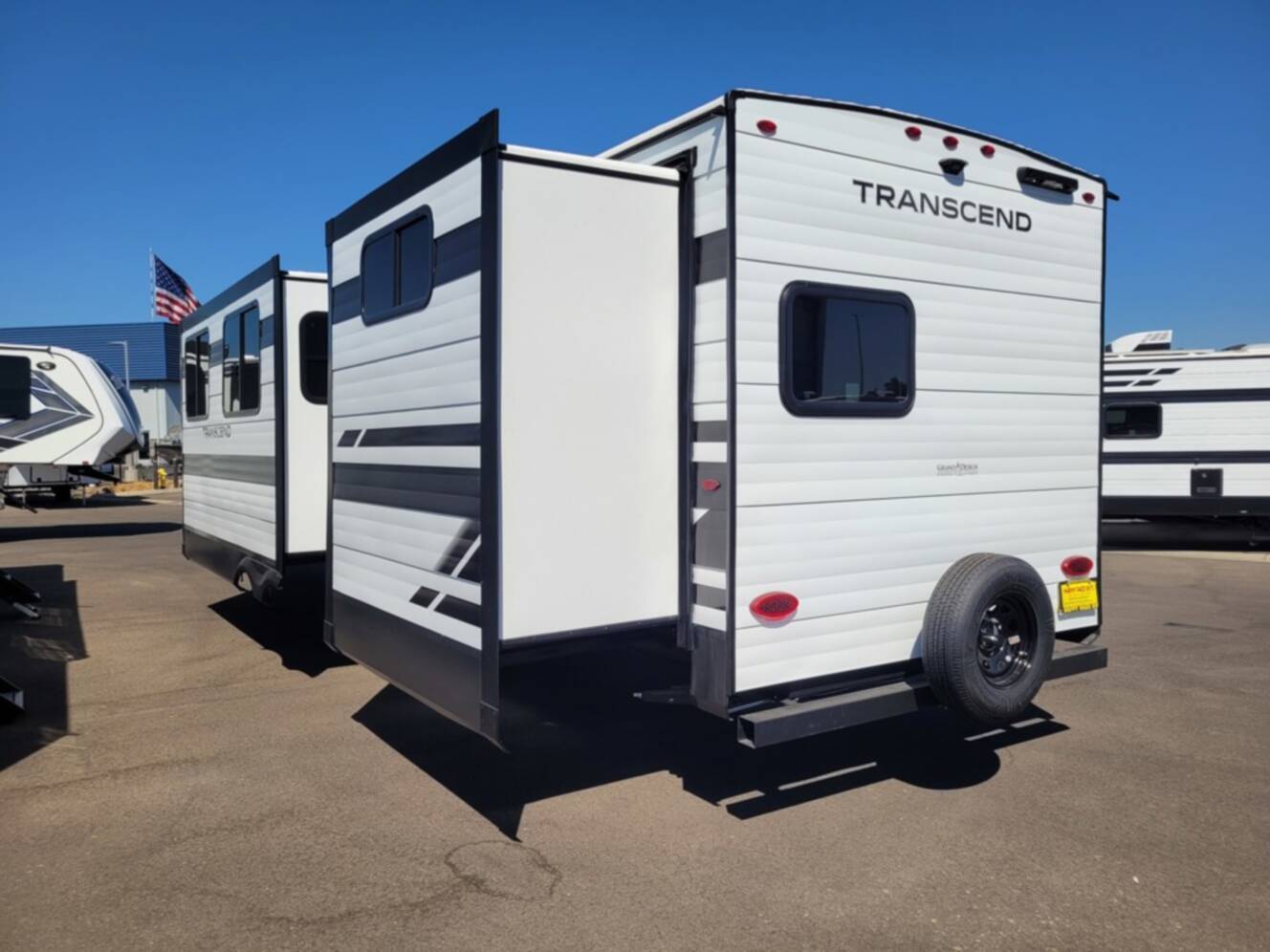 A photo of this 2026 Grand Design Transcend 325BHT
