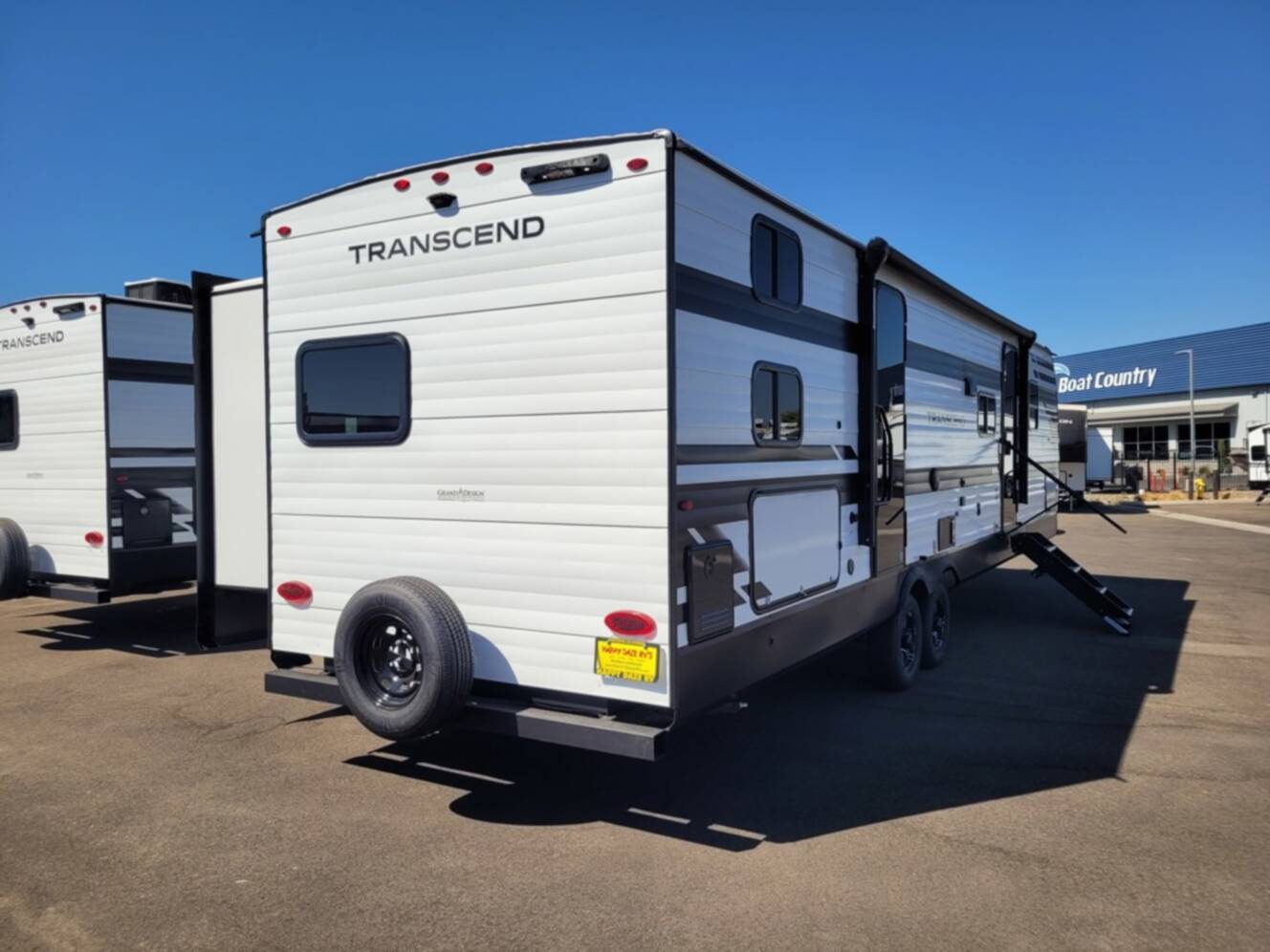 A photo of this 2026 Grand Design Transcend 325BHT