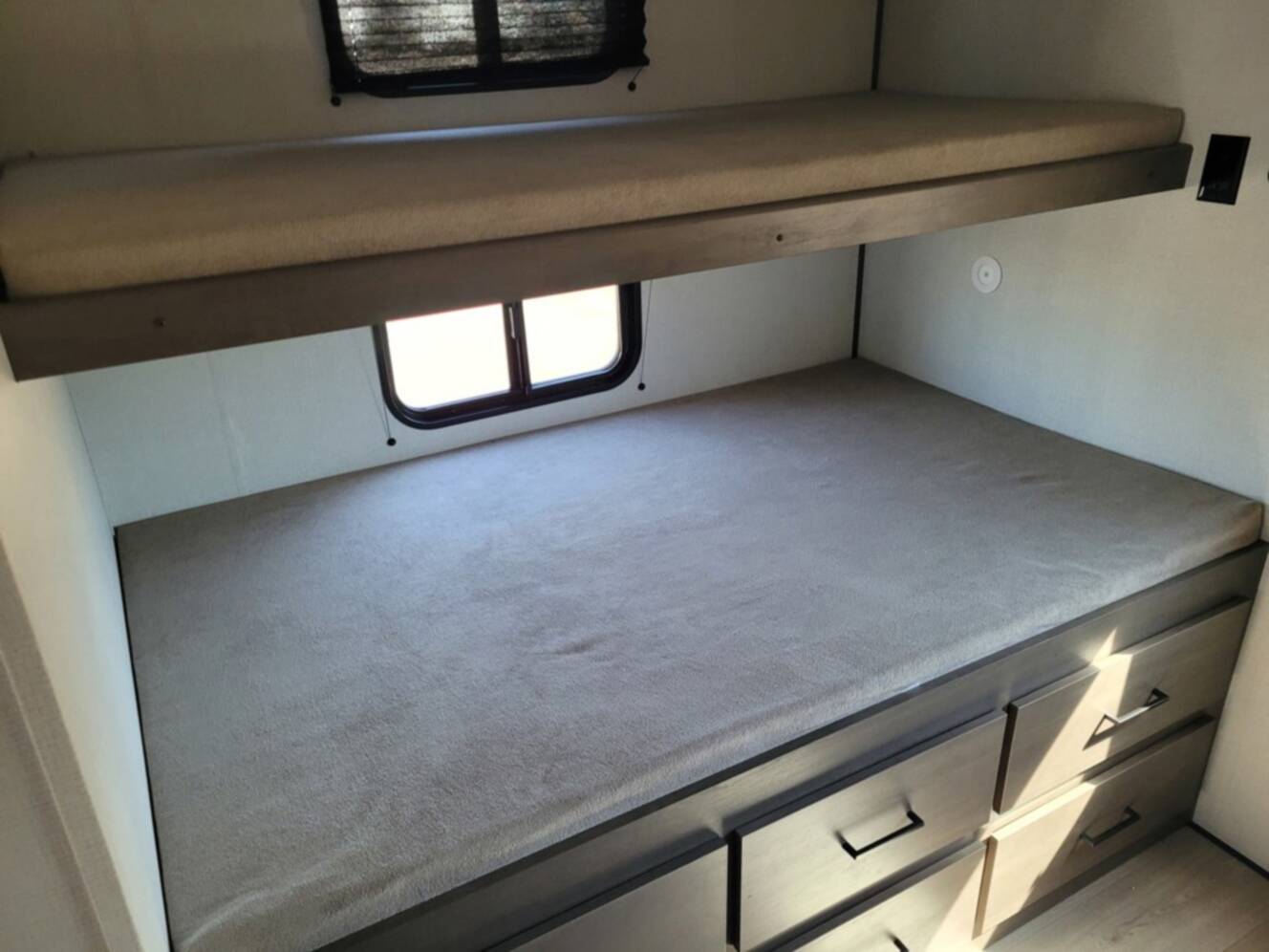 A photo of this 2026 Grand Design Transcend 325BHT