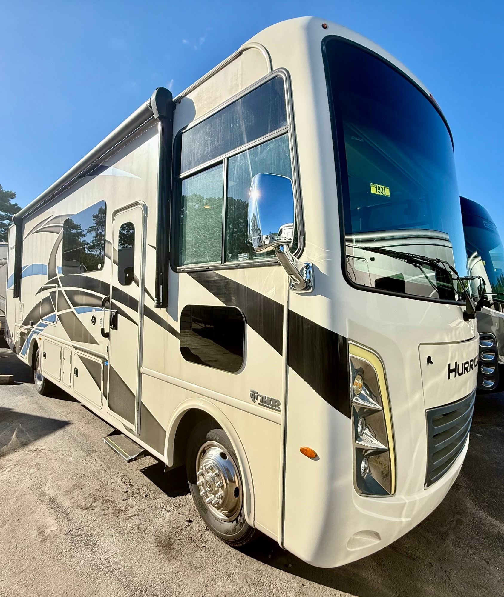 Hurricane Rv New Used 2022 Thor Hurricane 29M For Sale in Newport News, VA - 5038049943 ...