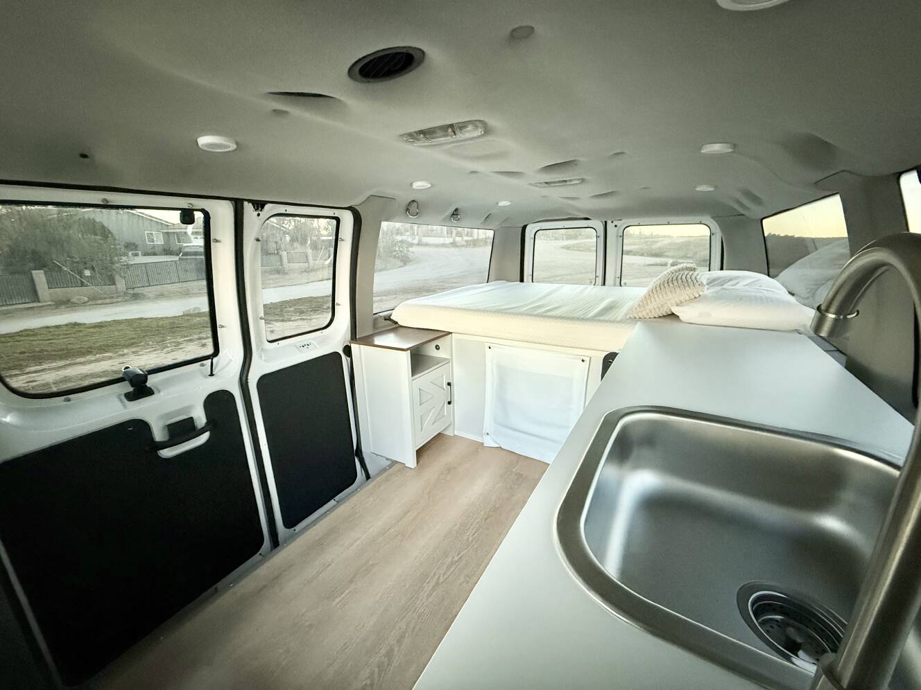 A photo of this 2006 Ford ECONOLINE 150