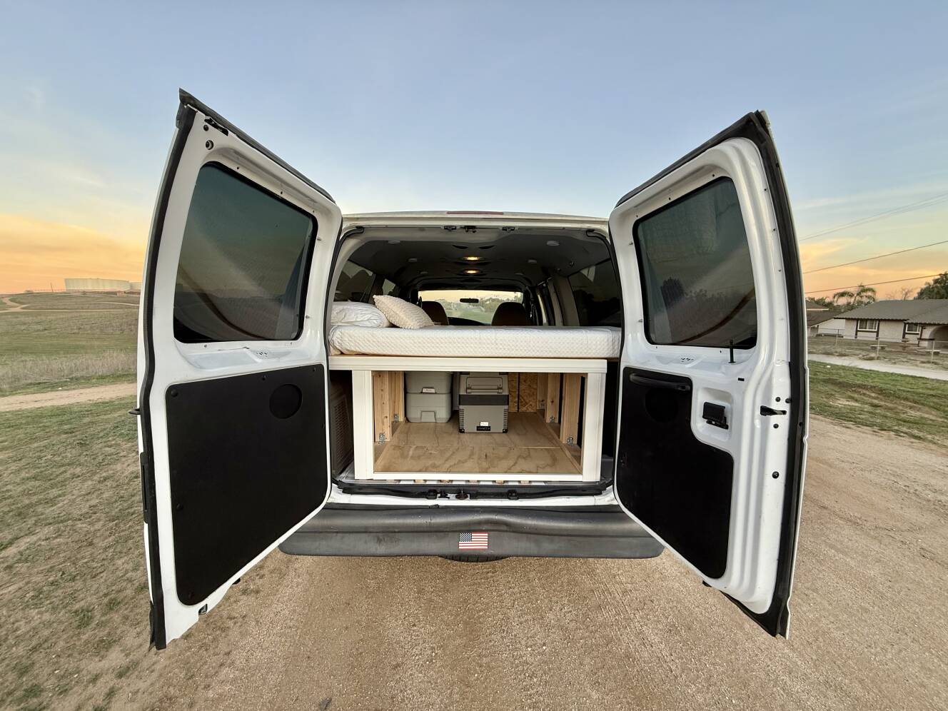 A photo of this 2006 Ford ECONOLINE 150