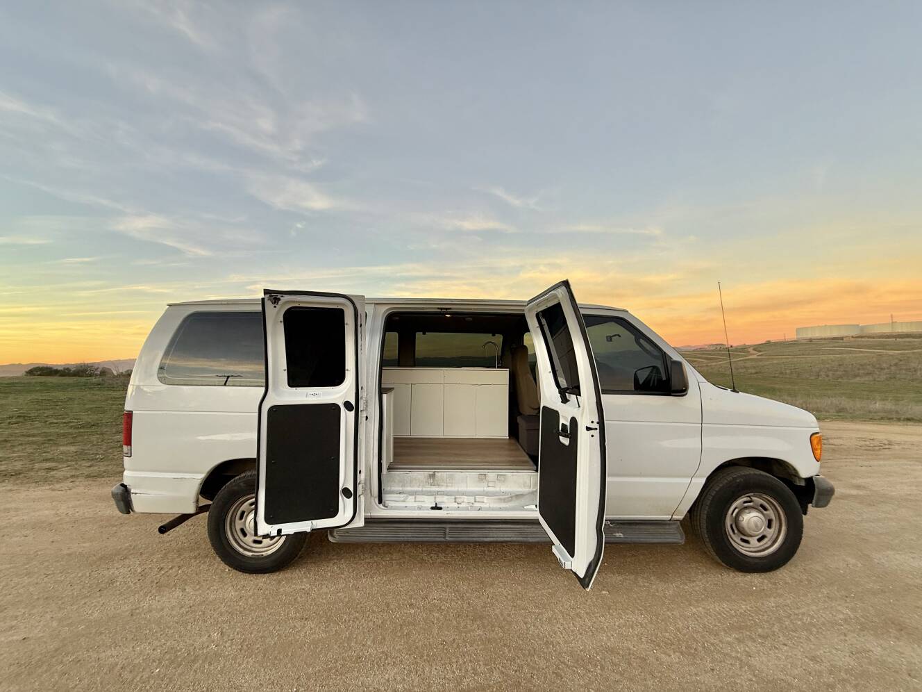 A photo of this 2006 Ford ECONOLINE 150