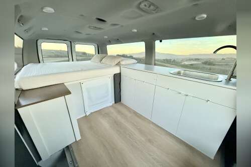 2006 Ford ECONOLINE 150 in riverside CA