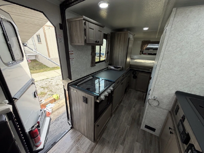 2026 TRAILMANOR 2720 SERIES QB