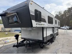 2026 TRAILMANOR 2720 SERIES QS