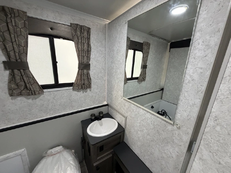 2026 TRAILMANOR 2720 SERIES QS