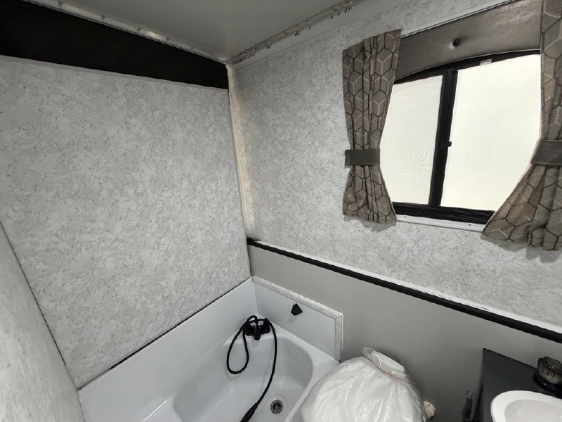 2026 TRAILMANOR 2720 SERIES QS