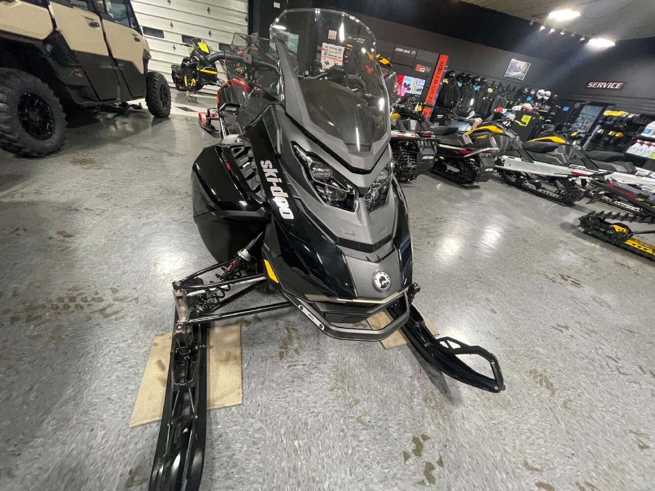 A photo of this 2026 Ski-Doo Renegade Adrenaline w/ Enduro Package 600R E-TEC ES Ic