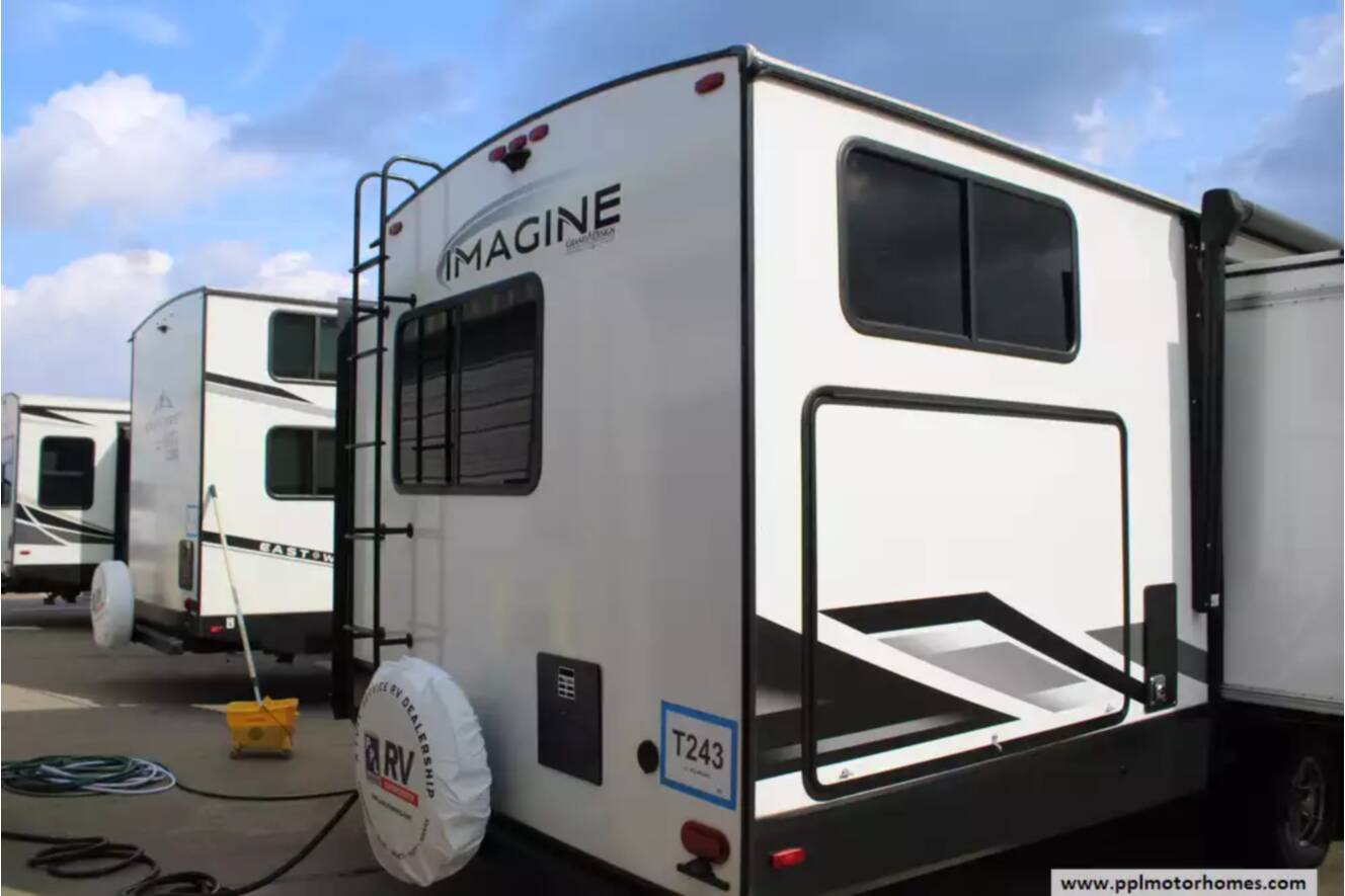 A photo of this 2022 Grand Design Imagine 3250BH