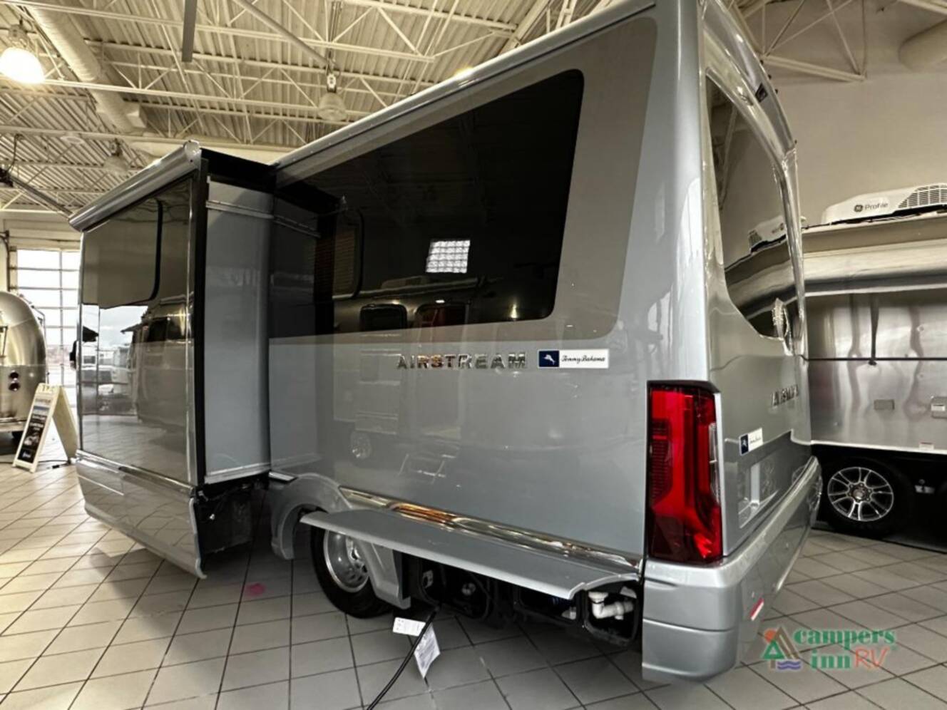A photo of this 2026 Airstream ATLAS