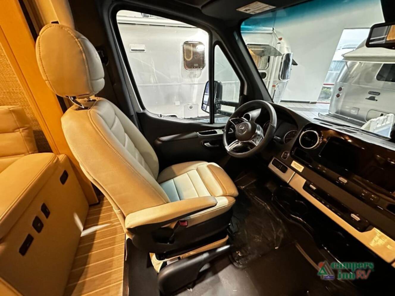 A photo of this 2026 Airstream ATLAS