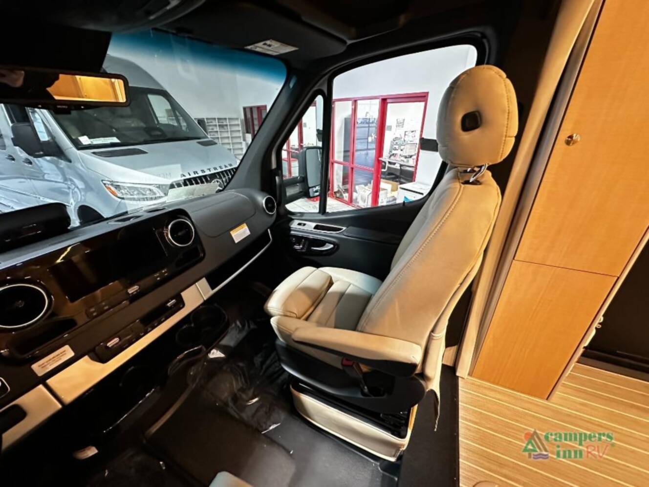 A photo of this 2026 Airstream ATLAS