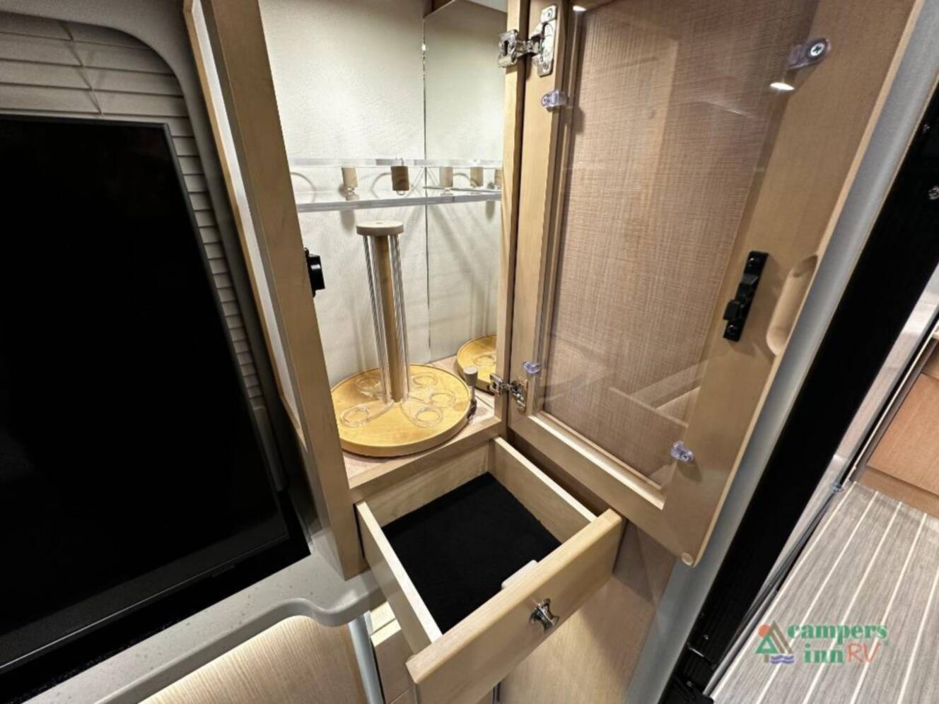 A photo of this 2026 Airstream ATLAS