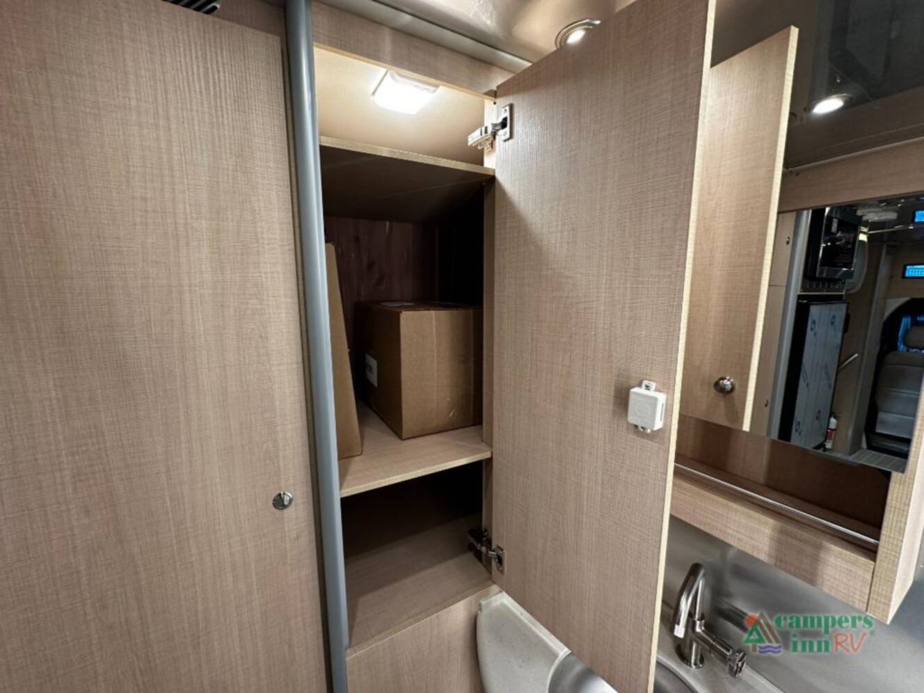 A photo of this 2026 Airstream ATLAS