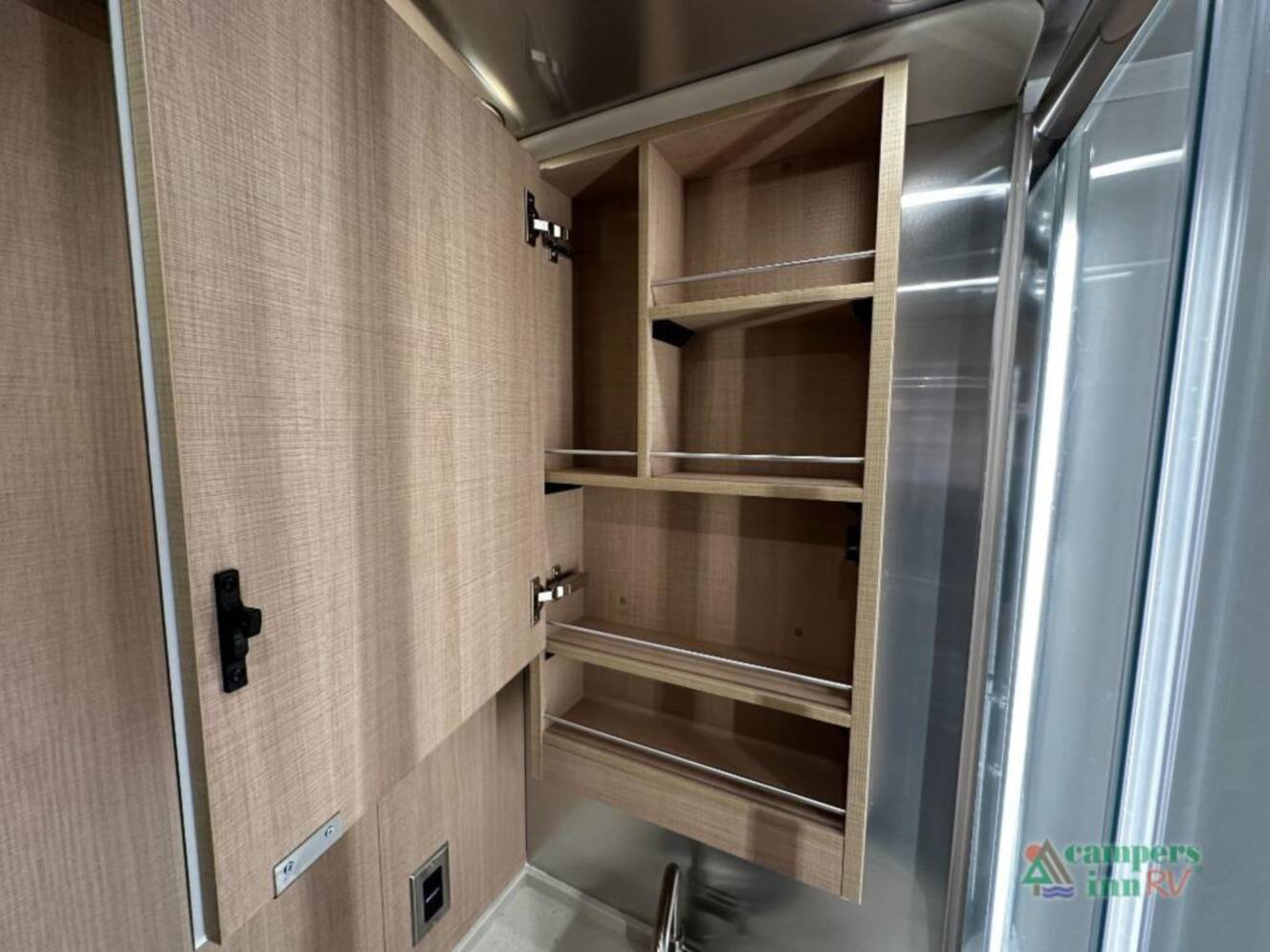 A photo of this 2026 Airstream ATLAS