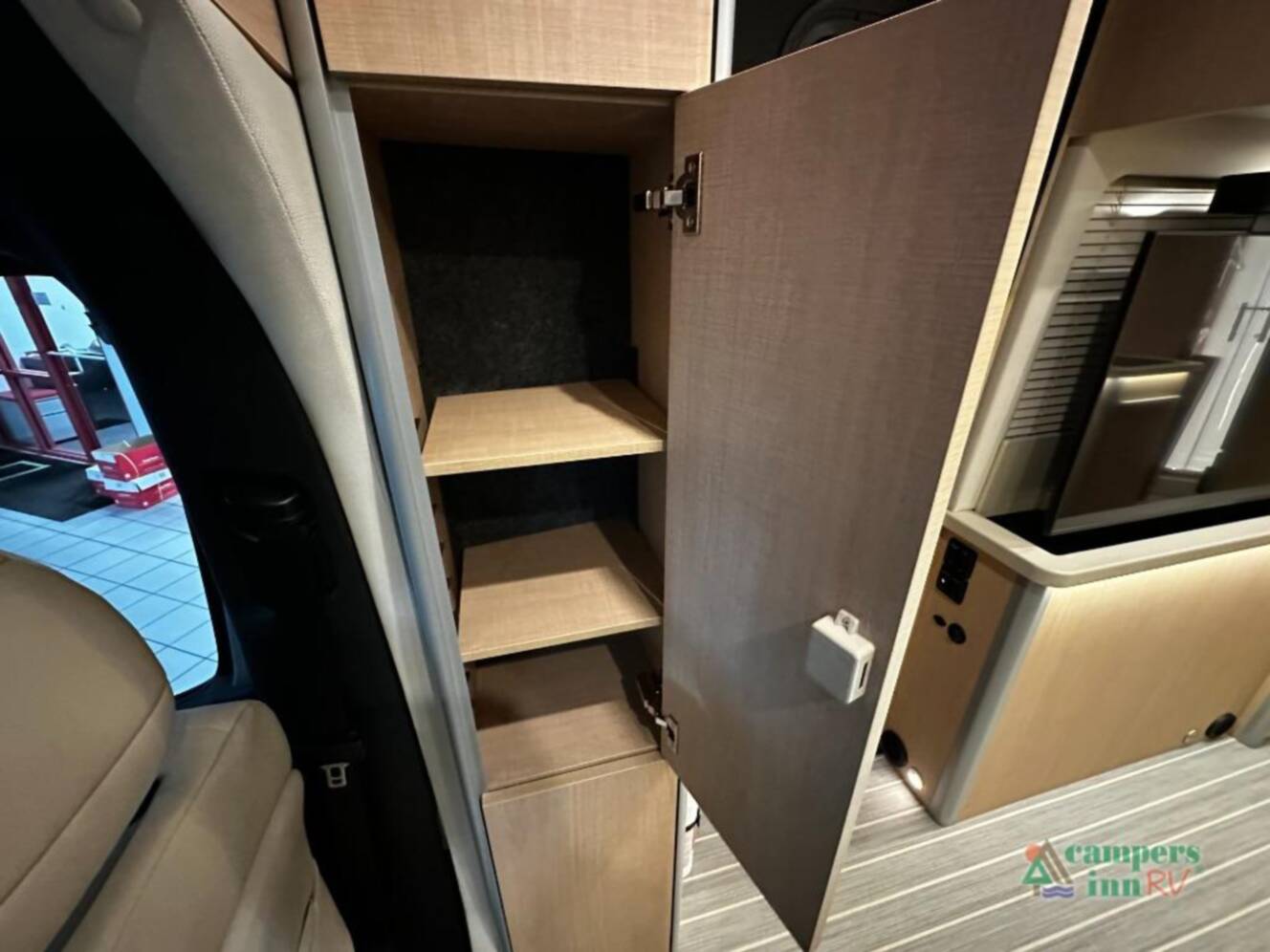 A photo of this 2026 Airstream ATLAS