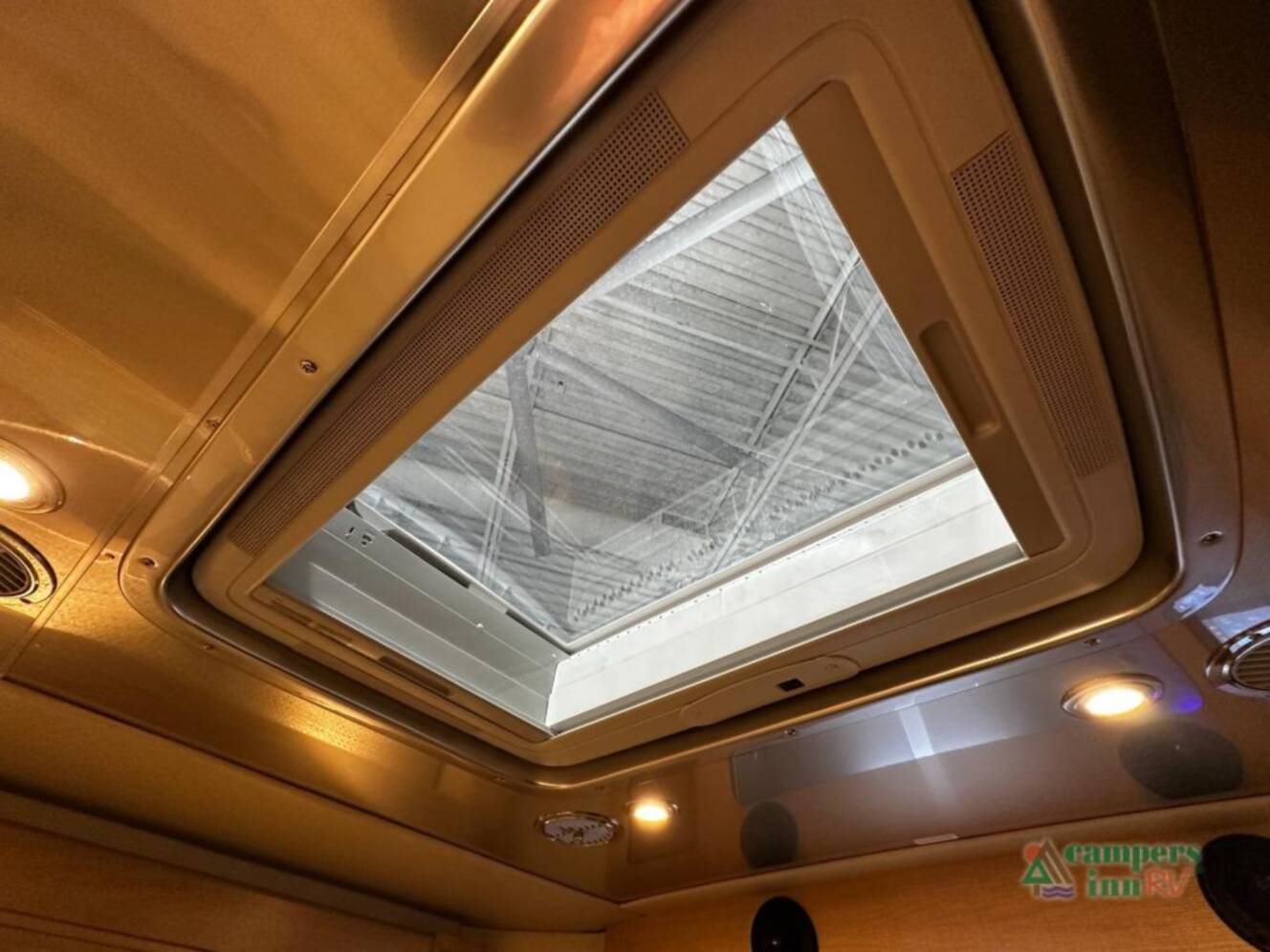 A photo of this 2026 Airstream ATLAS
