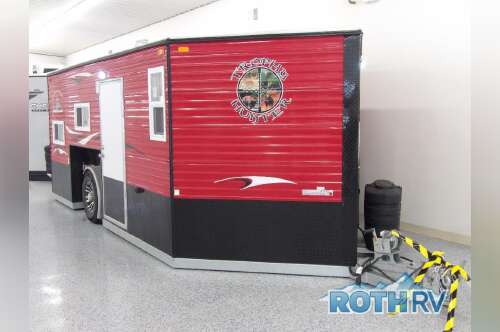 2026 Ice Castle Fish Houses Ice Castle Fish Houses 17V Trophy Hunter 8 X 17V in grand rapids MN