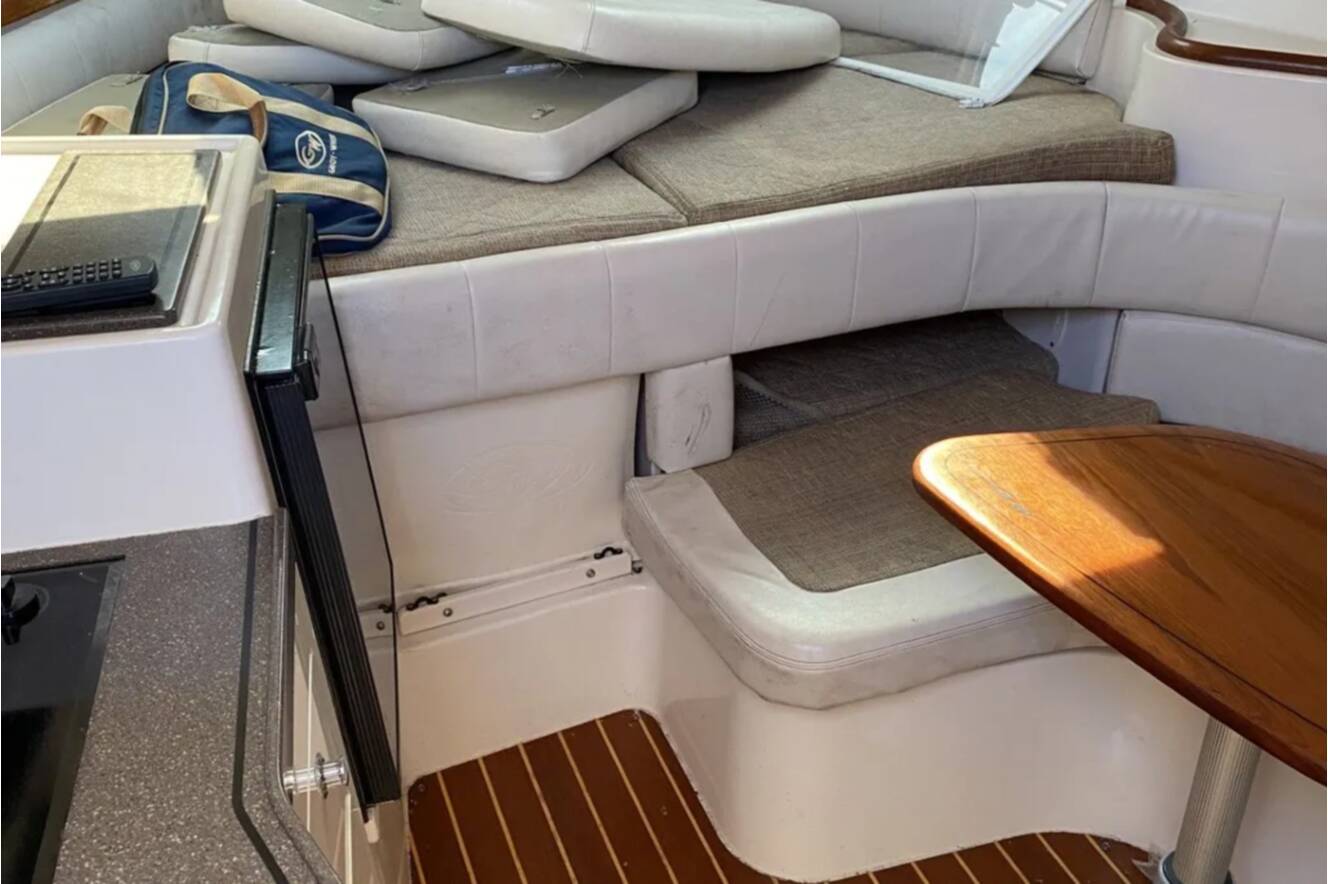 A photo of this 2002 Grady-White Express 330