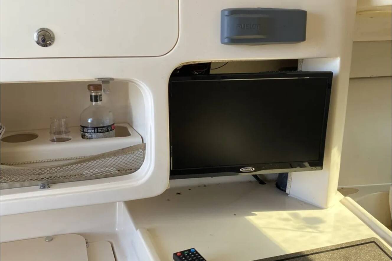 A photo of this 2002 Grady-White Express 330