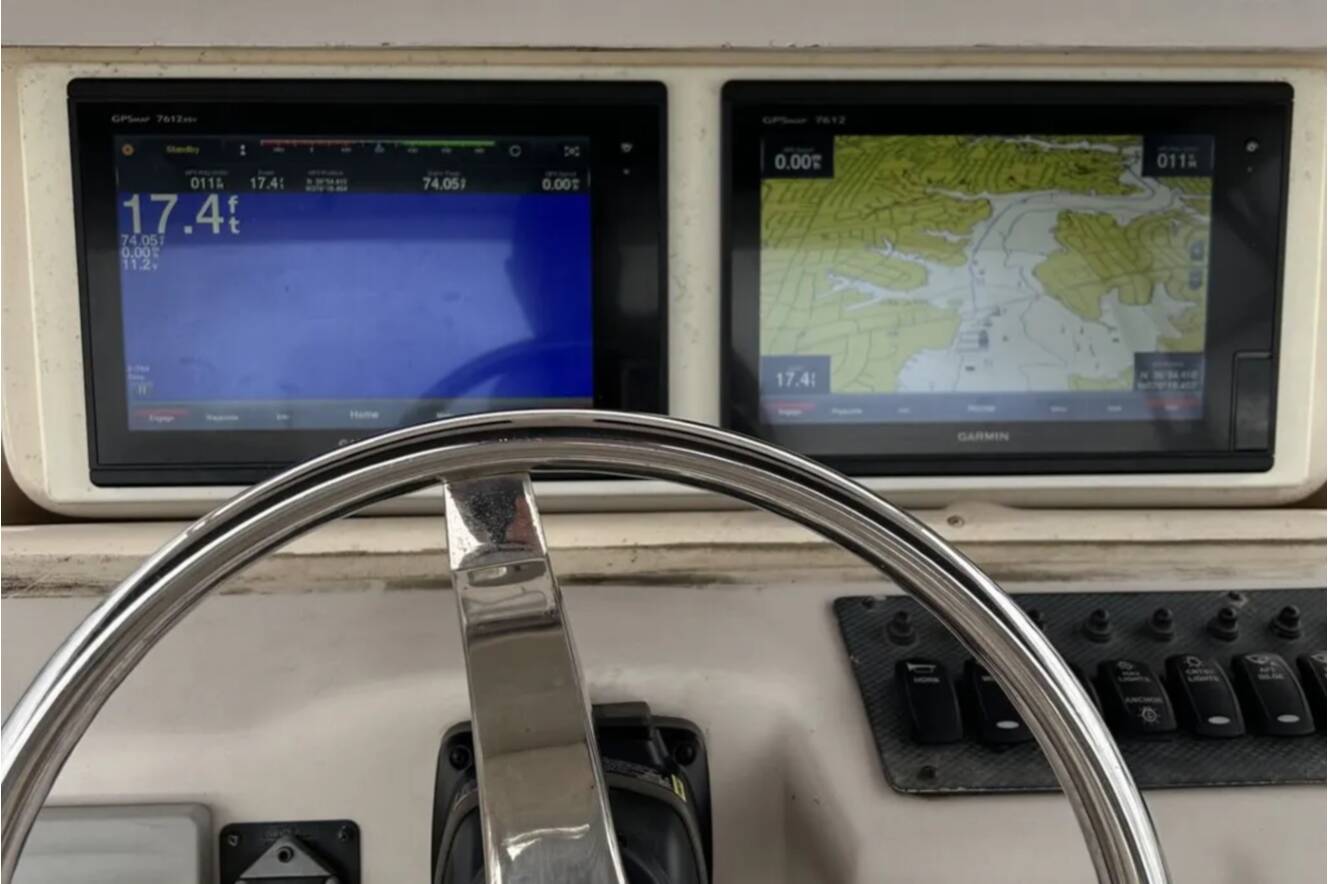A photo of this 2002 Grady-White Express 330