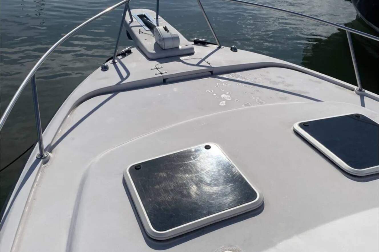 A photo of this 2002 Grady-White Express 330