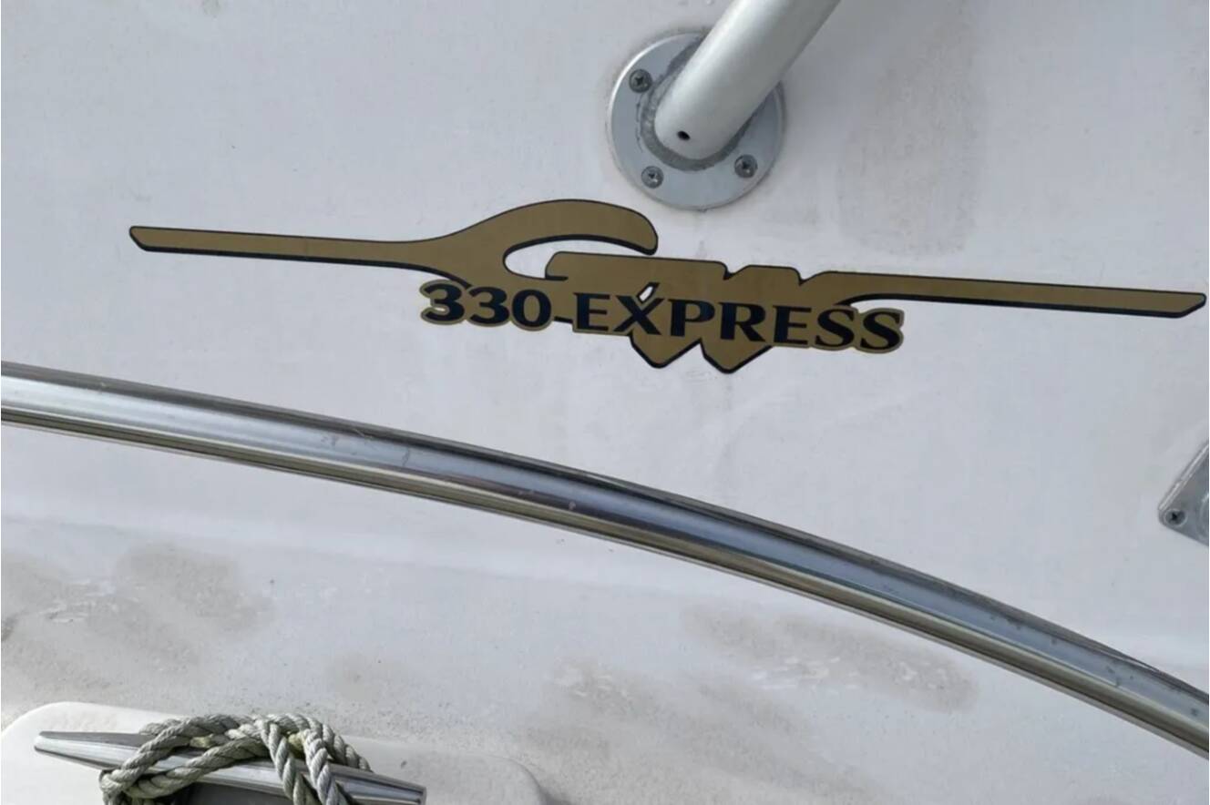 A photo of this 2002 Grady-White Express 330
