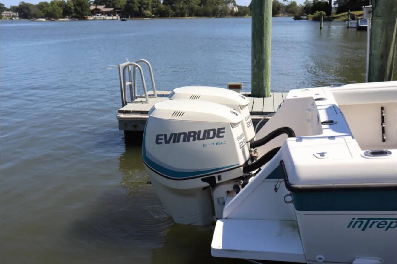 A photo of this 1997 Intrepid 322 CENTER CONSOLE