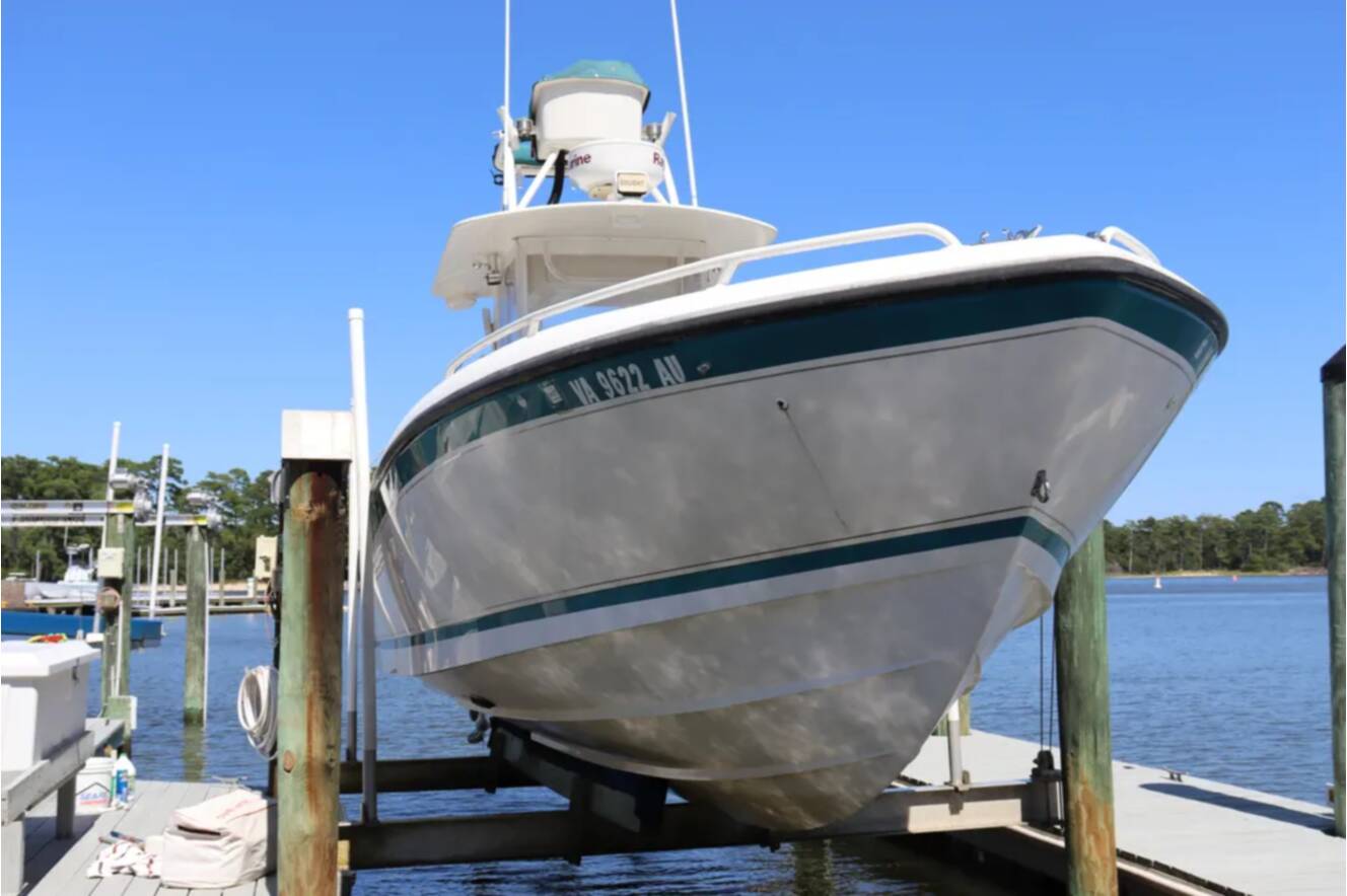 A photo of this 1997 Intrepid 322 CENTER CONSOLE
