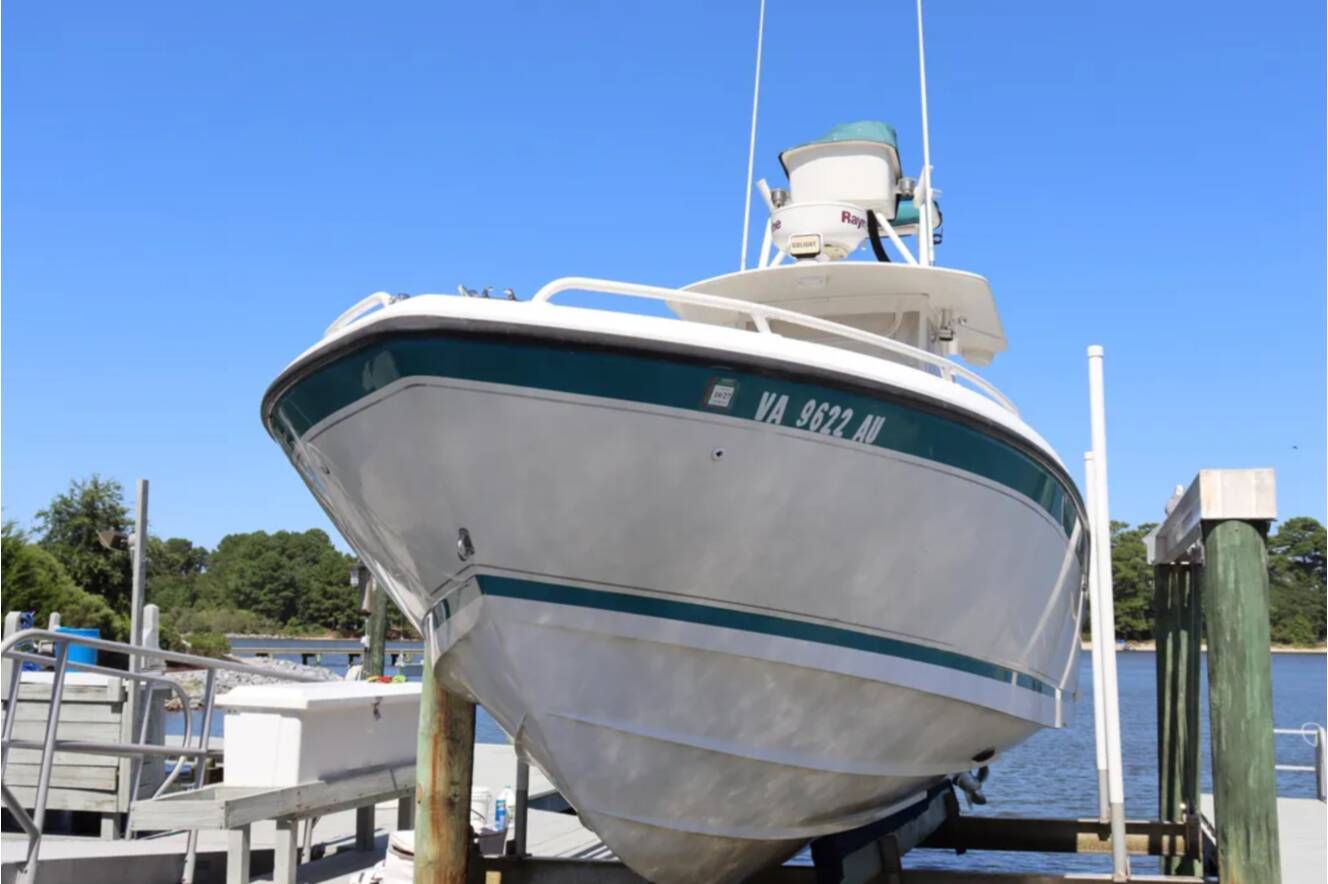 A photo of this 1997 Intrepid 322 CENTER CONSOLE