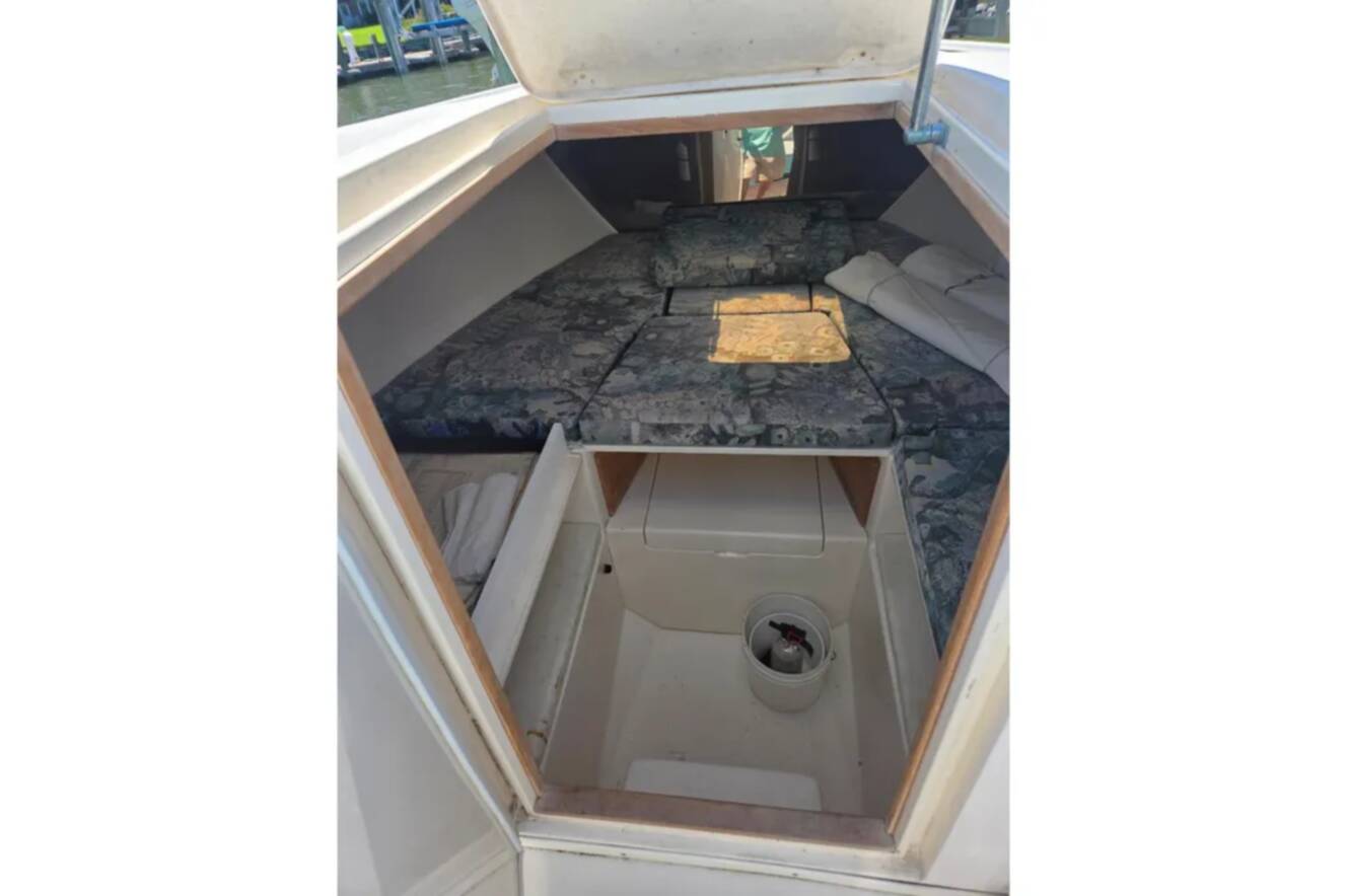 A photo of this 1997 Intrepid 322 CENTER CONSOLE