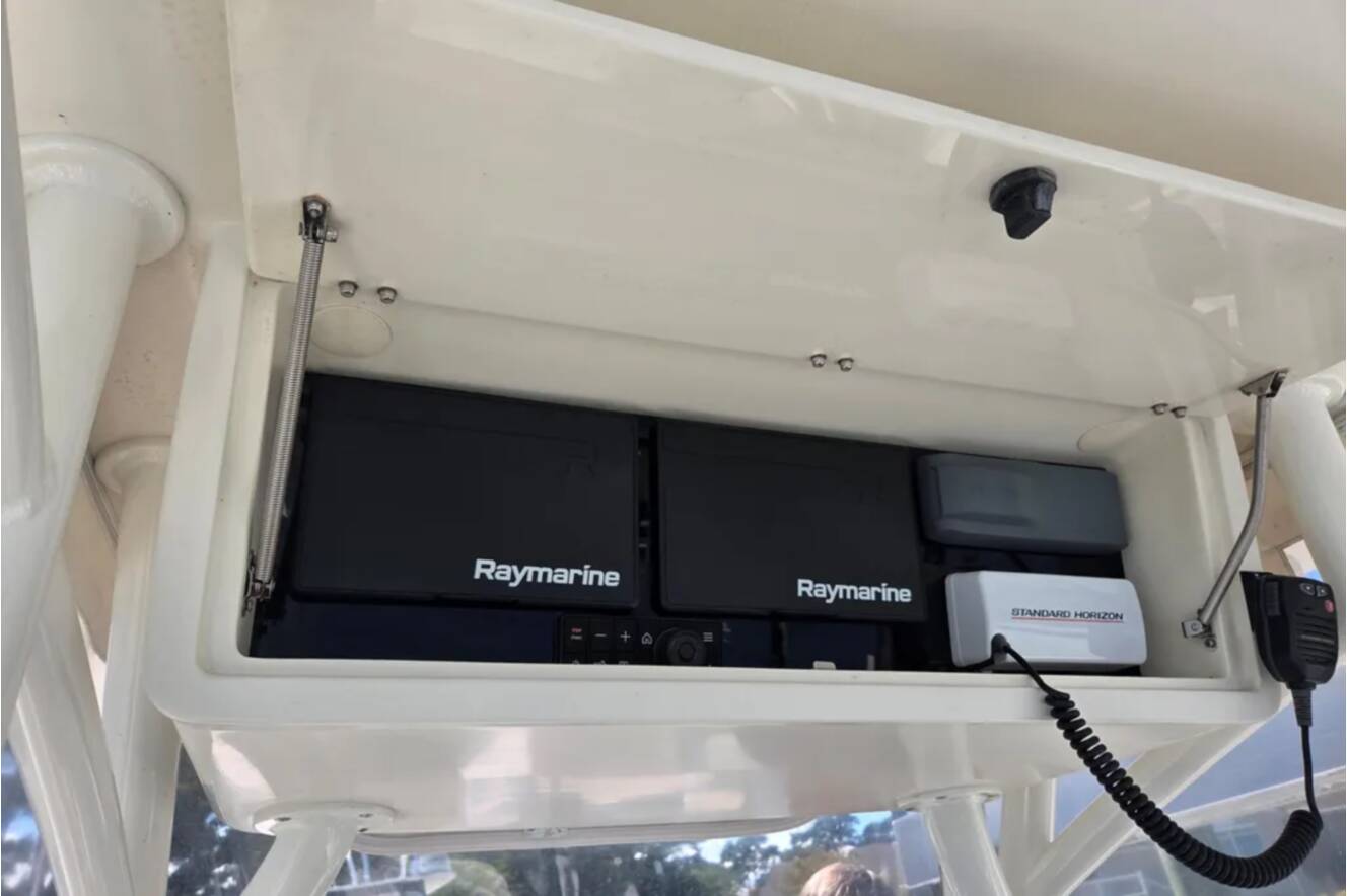 A photo of this 1997 Intrepid 322 CENTER CONSOLE
