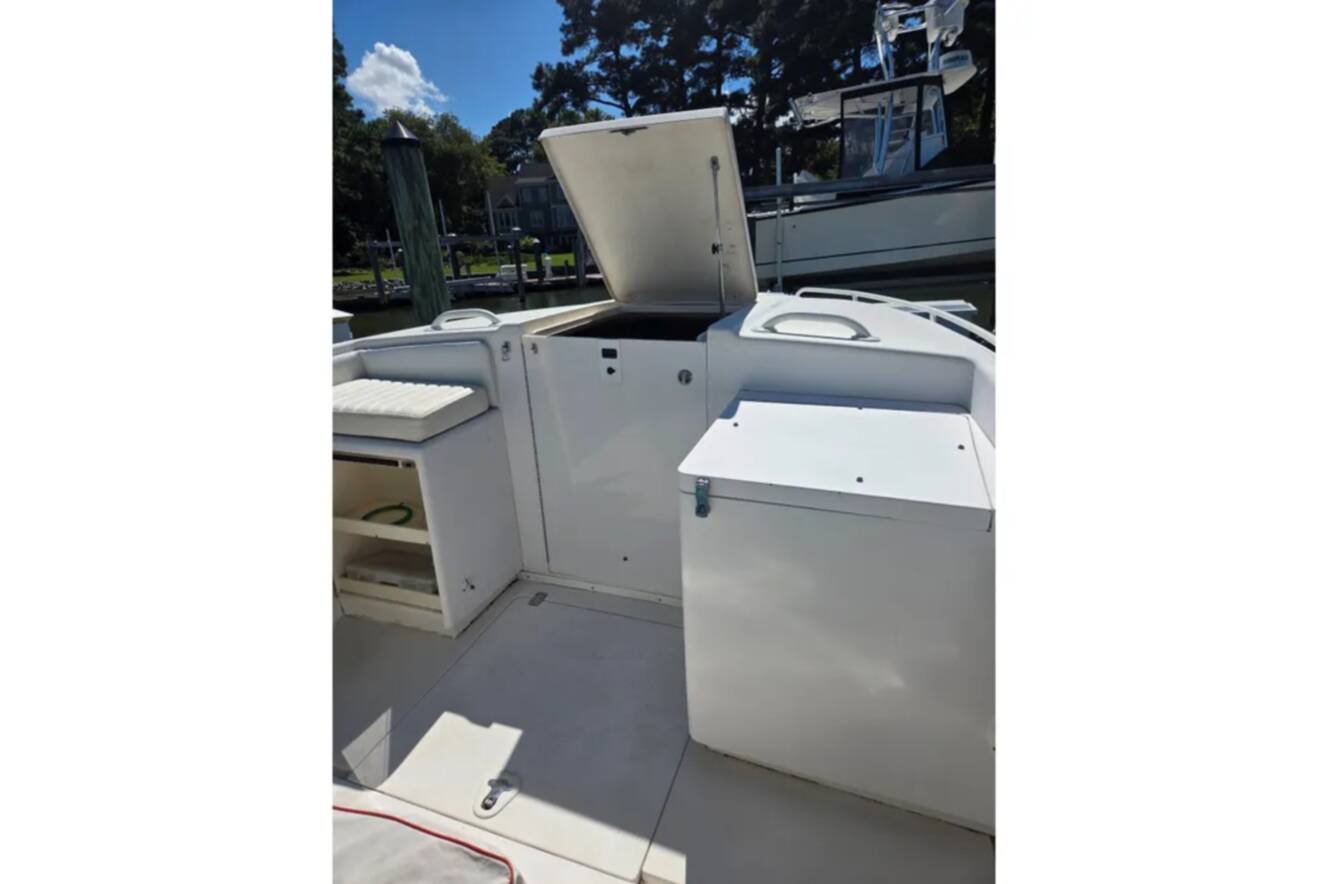 A photo of this 1997 Intrepid 322 CENTER CONSOLE